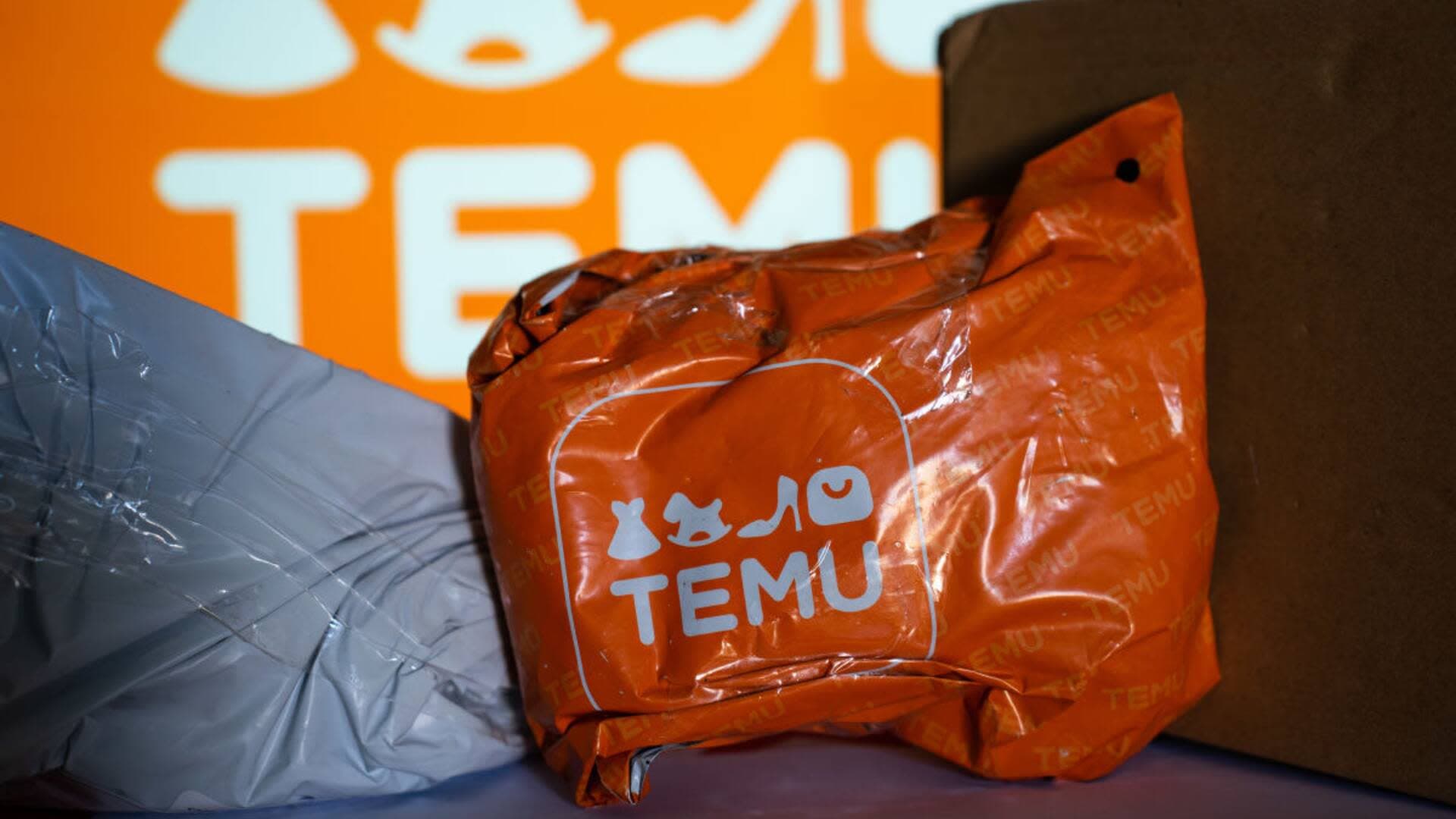 How the Temu App Simplifies International Shipping